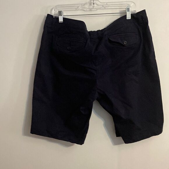 Liz Claiborne Classic black shorts, size 16 - Picture 2 of 3